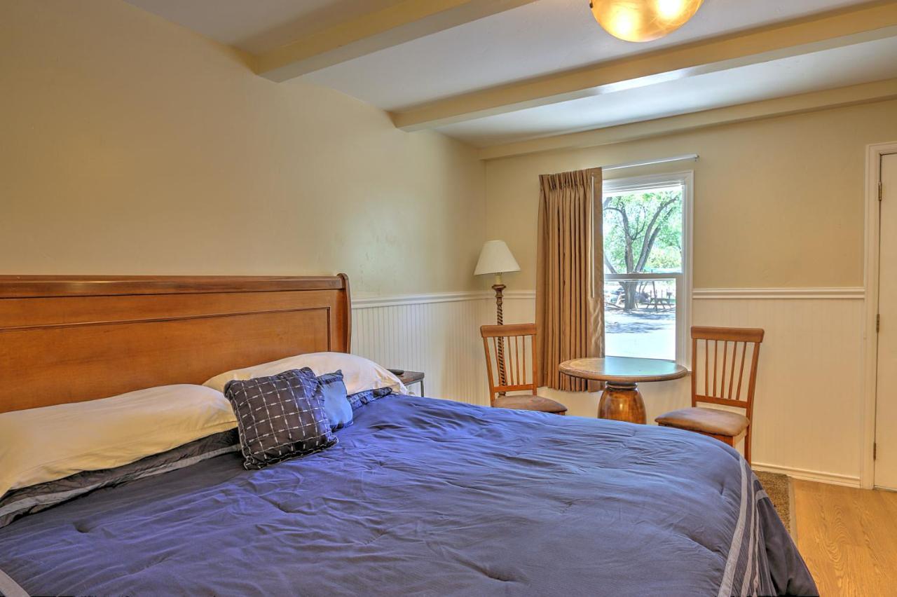 Western Star Inn Rifle Room photo